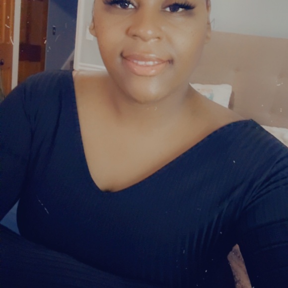 Meet your Posher, Kandesha - Picture 2 of 2